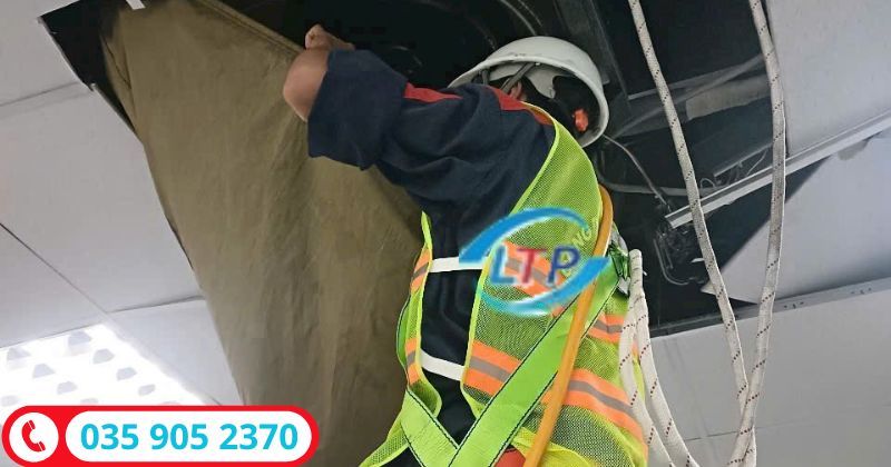 Vệ sinh máy lạnh công nghiệp-Lộc Thiên Phát