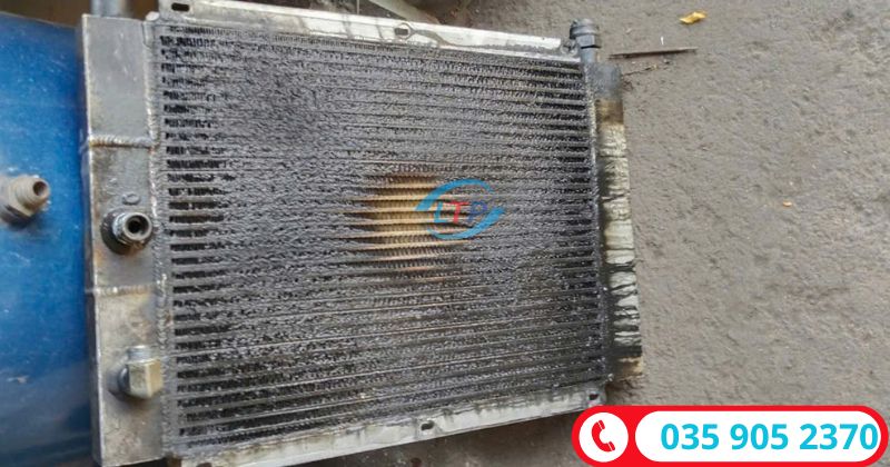 vệ sinh két giải nhiệt máy nén khí