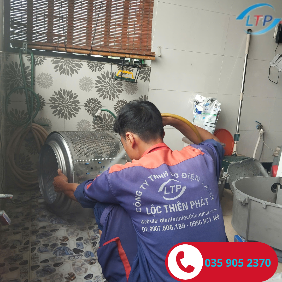 Vệ sinh máy giặt cửa trên Tosiba tại Biên Hòa