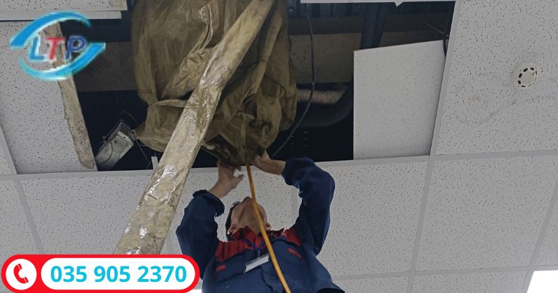 Vệ sinh máy lạnh âm trần uy tín-Lộc Thiên Phát