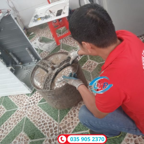 Vệ sinh máy giặt tại nhà-Lộc Thiên Phát